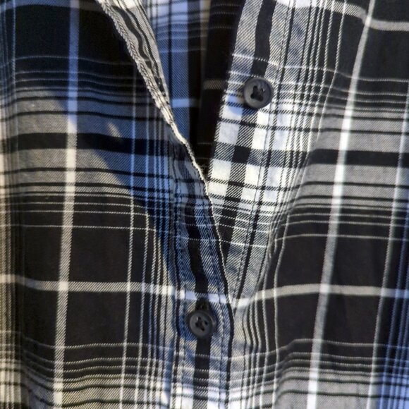 Classic-Fit Long-Sleeve Lightweight Plaid Flannel Size XL - Picture 4 of 8